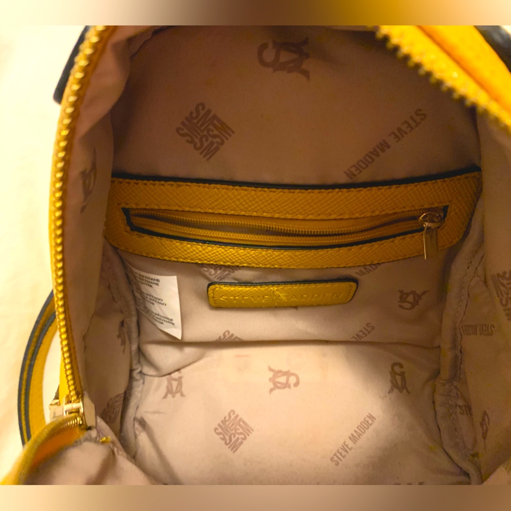Steve Madden small backpack - Picture 2 of 7